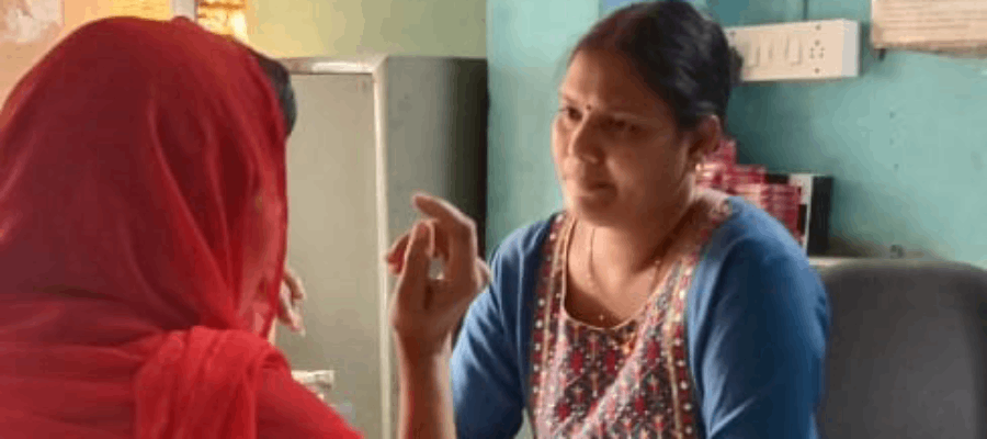 Counseling of a woman at a health center in Mumbai